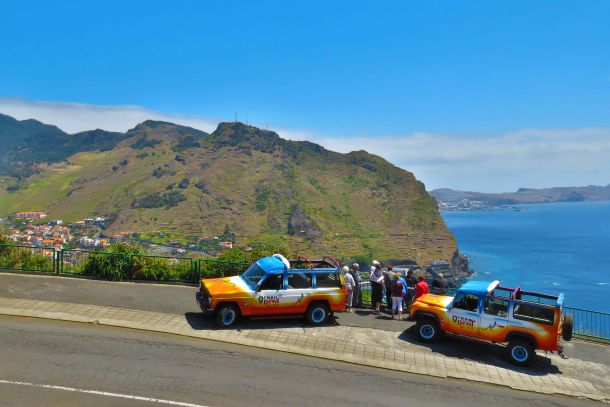 4×4 Jeep Safari Rising Sun